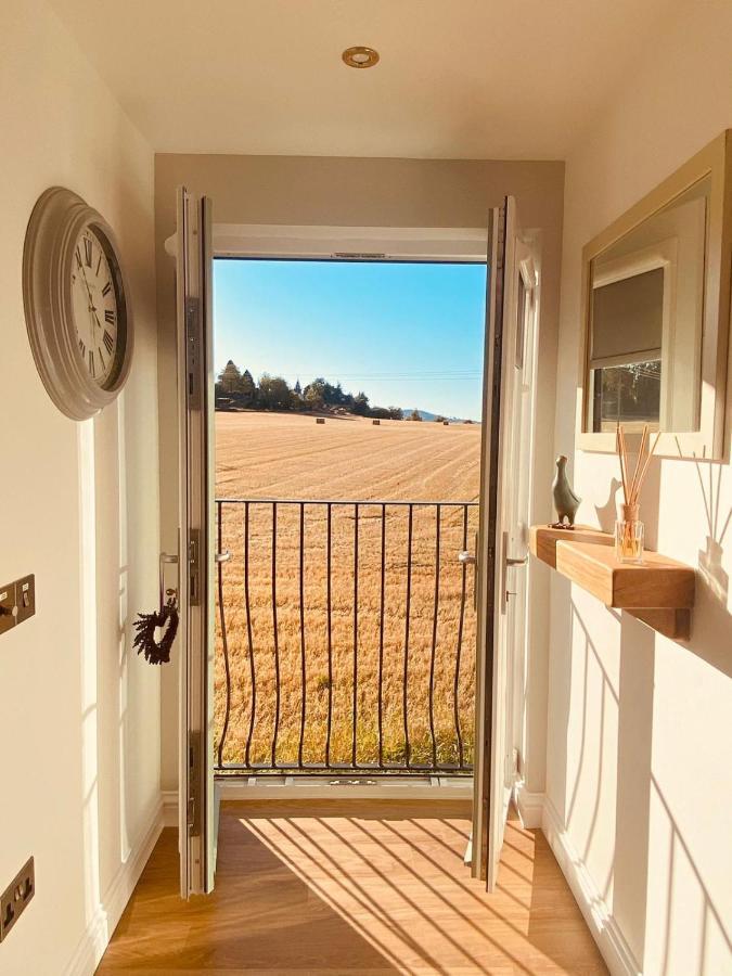 'Wardlaw View' Luxury Studio Apartment With Stunning View Kirkhill エクステリア 写真