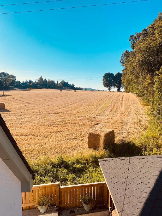 'Wardlaw View' Luxury Studio Apartment With Stunning View Kirkhill エクステリア 写真